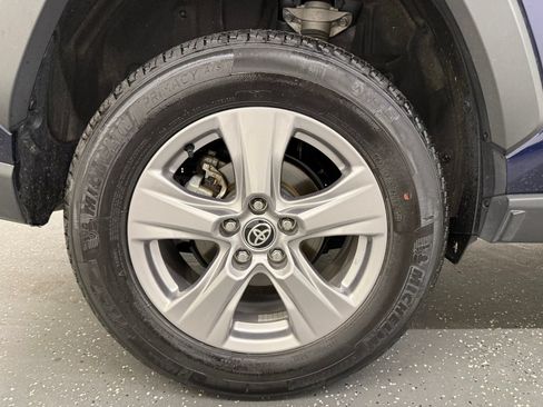 Used 2025 Toyota RAV4 XLE AWD/4WD image 20