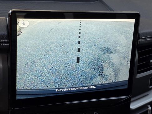 Used 2024 Ford Expedition XLT image 17