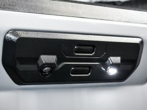 Used 2024 GMC Sierra 1500 AT4 w/ Technology Package image 79