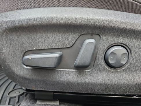 Used 2018 Hyundai Elantra GT Sport w/ Sport Tech Package 04 image 27