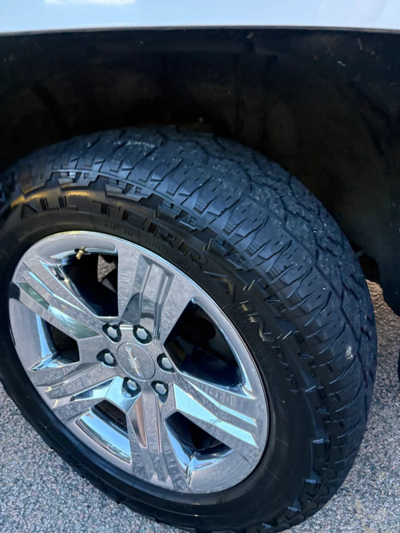Used 2019 Chevrolet Silverado 1500 Custom w/ Custom Convenience Package AWD/4WD image 38