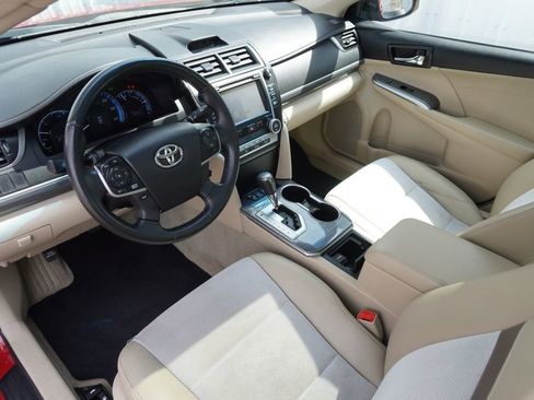 Used 2014 Toyota Camry XLE w/ Leather Package image 13