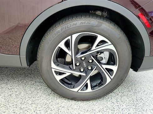 Used 2024 Lincoln Nautilus Premier w/ Equipment Group 102A AWD/4WD image 9