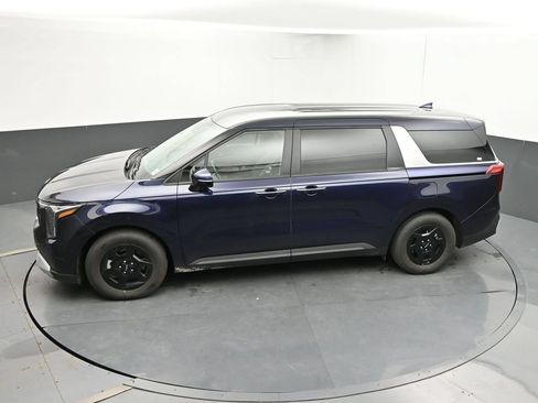 Used 2026 Kia Carnival FWD image 33