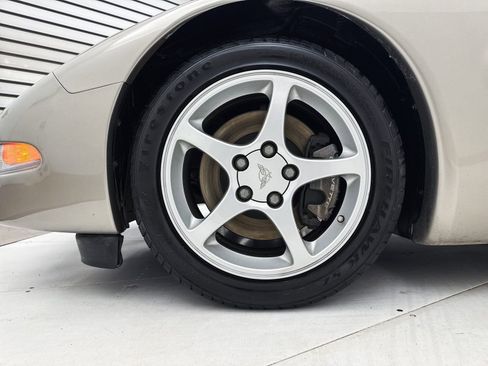 Used 2000 Chevrolet Corvette Coupe w/ Lighting Pkg image 14