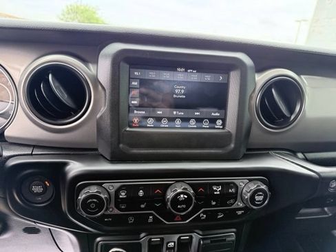 Used 2021 Jeep Wrangler Unlimited Sport AWD/4WD image 12