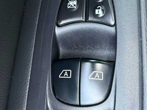 Used 2015 Nissan Pathfinder SL w/ SL Tech Package image 24