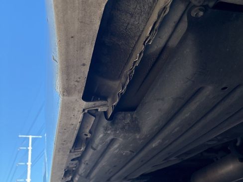 Used 2018 Toyota Sienna SE w/ Carpet Mat Package image 19