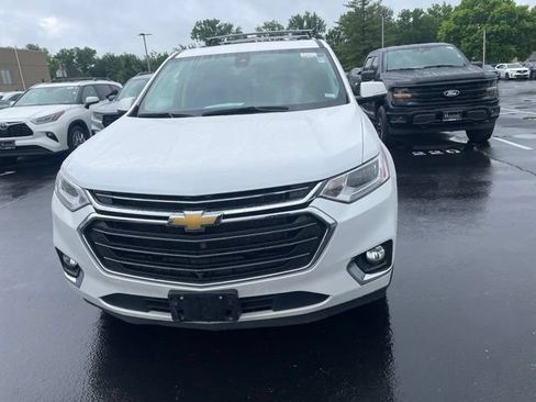 Used 2020 Chevrolet Traverse Premier FWD image 2