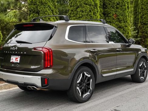 Used 2024 Kia Telluride S FWD image 17