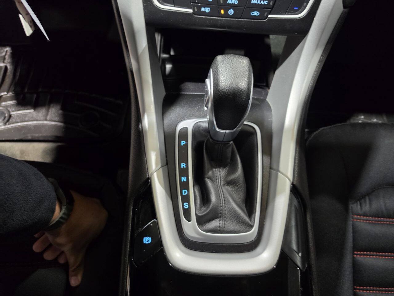 Used 2016 Ford Fusion SE FWD image 36