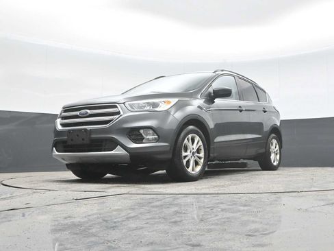 Used 2017 Ford Escape SE w/ Equipment Group 201A AWD/4WD image 26