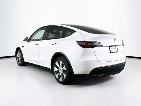 Used 2022 Tesla Model Y Long Range AWD/4WD image 5