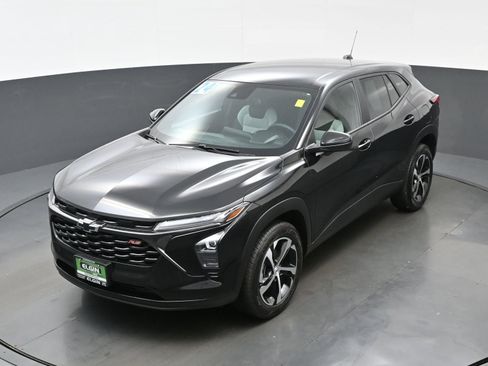 Used 2024 Chevrolet Trax RS w/ Driver Confidence Package FWD image 35