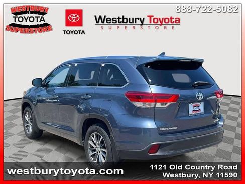 Used 2017 Toyota Highlander XLE AWD/4WD image 11