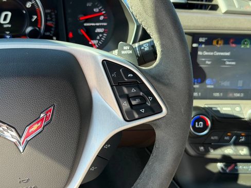 Used 2019 Chevrolet Corvette Stingray Coupe RWD image 37