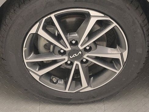 Used 2022 Kia Forte LXS FWD image 31