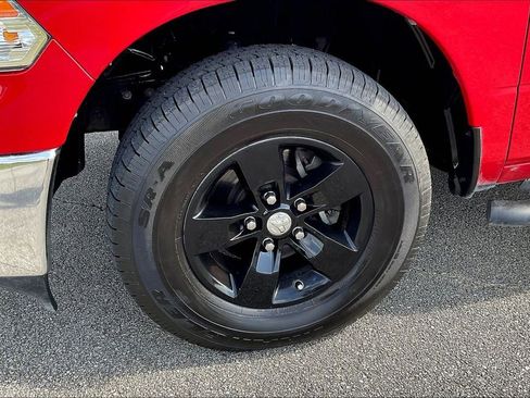 Used 2022 RAM 1500 Classic SLT AWD/4WD image 8