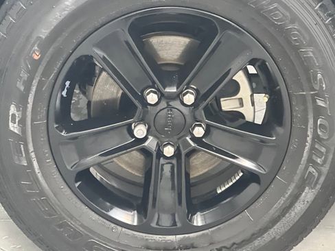 Used 2023 Jeep Wrangler Altitude image 61