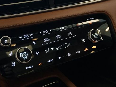 Used 2023 INFINITI QX60 Sensory w/ Vision Package FWD image 33