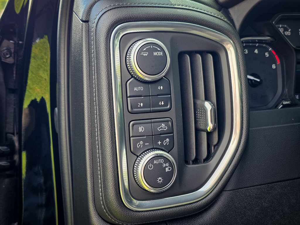 Used 2020 GMC Sierra 1500 Elevation w/ Elevation Value Package AWD/4WD image 16