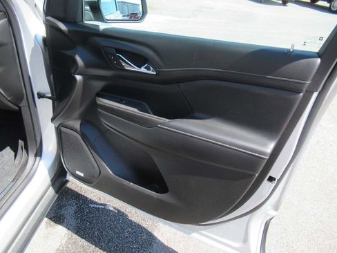 Used 2020 GMC Acadia SLT w/ LPO, Floor Liner Package image 25