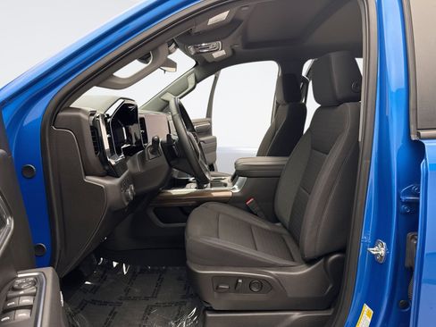 Used 2025 Chevrolet Silverado 1500 LT Trail Boss w/ Convenience Package II AWD/4WD image 11