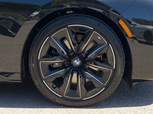 New 2026 BMW 740i w/ Premium Package RWD image 6
