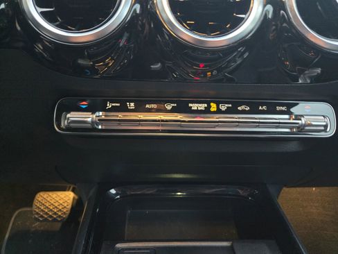 Used 2023 Mercedes-Benz GLA 250 4MATIC image 18