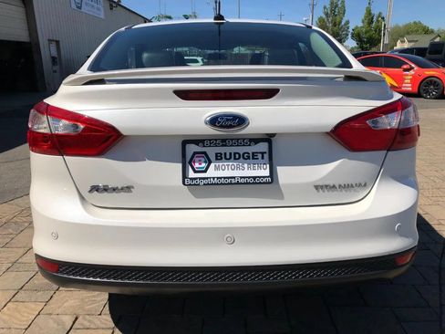 Used 2013 Ford Focus Titanium w/ Titanium Handling Pkg FWD image 3