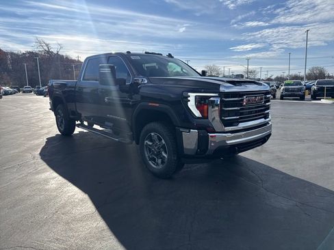 New 2026 GMC Sierra 2500 SLE w/ SLE Value Package; image 4