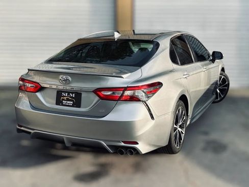Used 2019 Toyota Camry SE image 11