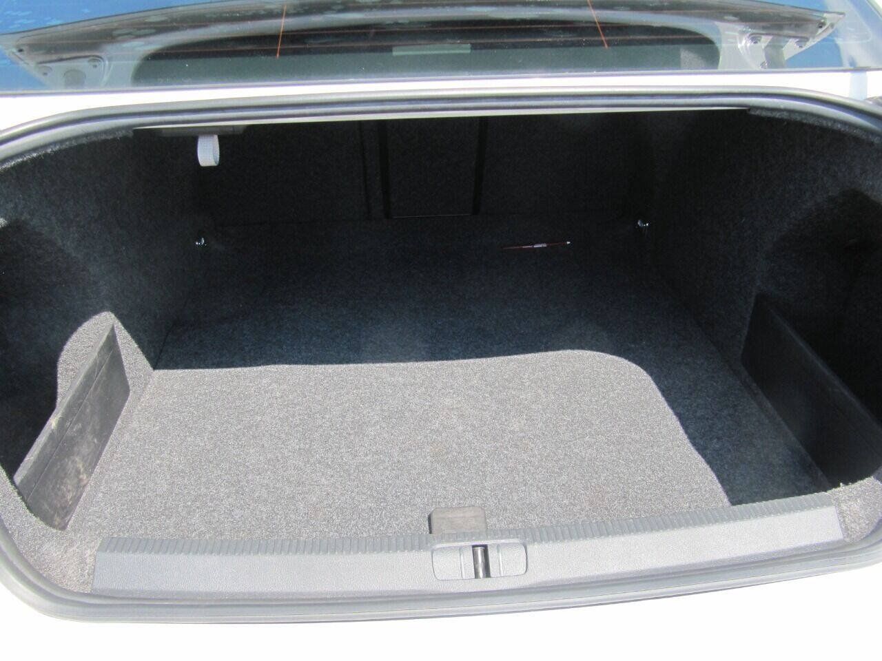 Used 2006 Volkswagen Passat Value Edition FWD image 13