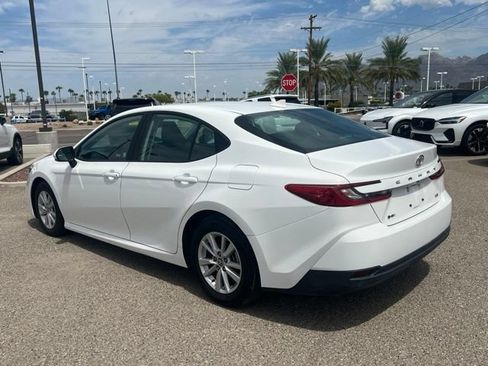 Used 2025 Toyota Camry LE FWD image 5