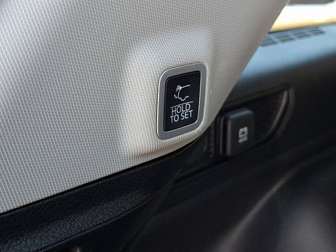 Certified 2023 Jeep Grand Cherokee Limited image 29