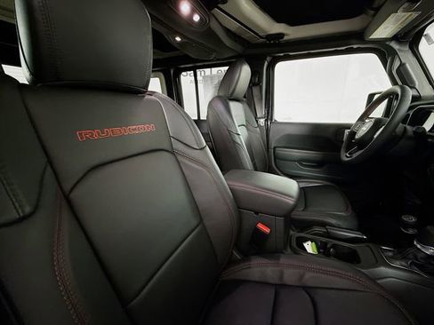 Used 2024 Jeep Wrangler Rubicon w/ Convenience Group image 26