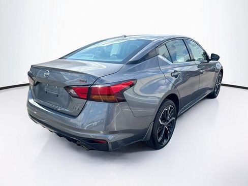 Used 2024 Nissan Altima 2.5 SR AWD/4WD image 5