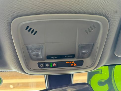 Used 2020 Chevrolet Malibu LT image 16