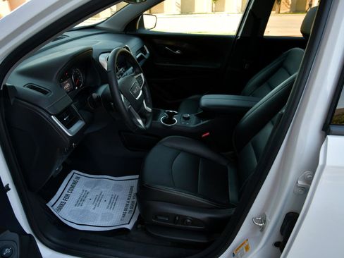 Used 2024 GMC Terrain SLT image 27