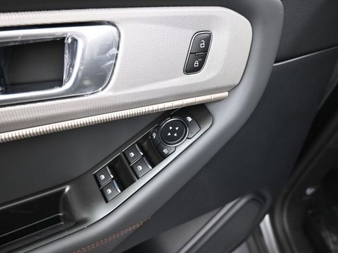 New 2026 Ford Explorer Active w/ Active Comfort Package image 21
