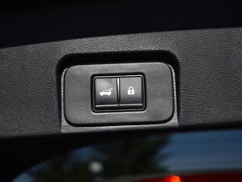 Certified 2024 Nissan Rogue SV image 25