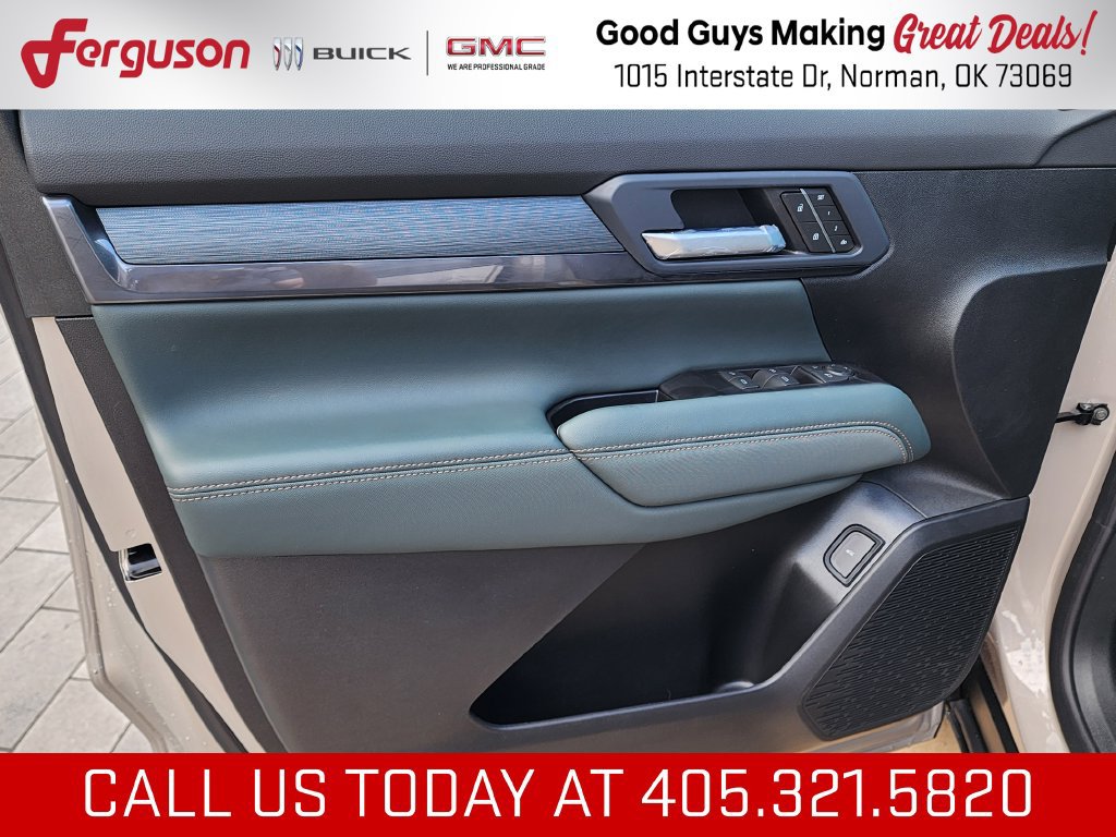New 2027 GMC Terrain AT4 w/ Convenience Package III AWD/4WD image 13
