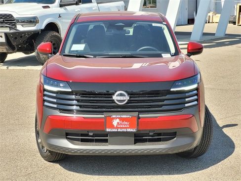 New 2025 Nissan Kicks SV image 2