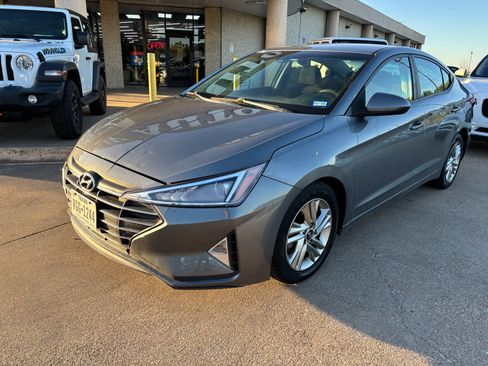Used 2019 Hyundai Elantra SEL w/ Cargo Package image 2