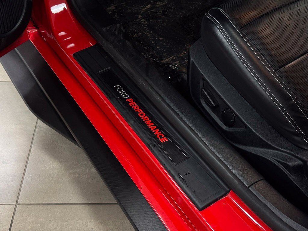 Used 2021 Ford Mustang Shelby GT500 w/ Technology Package RWD image 11