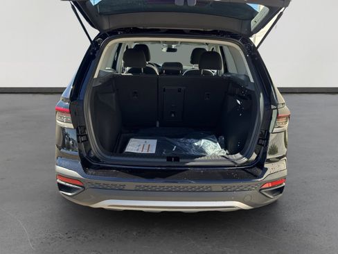 New 2026 Volkswagen Taos S image 6