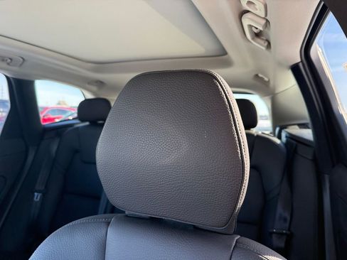 Used 2025 Volvo XC60 B5 Plus image 29