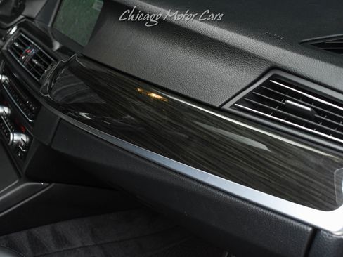 Used 2013 BMW M5 RWD image 26