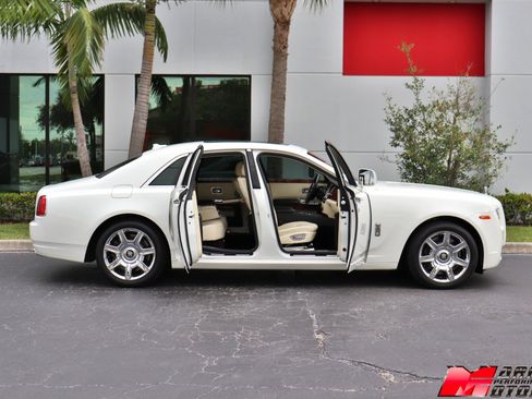 Used 2010 Rolls-Royce Ghost image 7