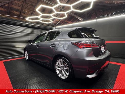 Used 2015 Lexus CT 200h w/ Navigation Package FWD image 4